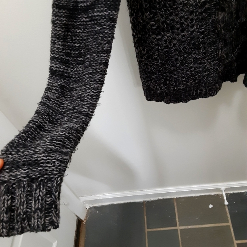 ELLE  Nwot sweater - Picture 2 of 5